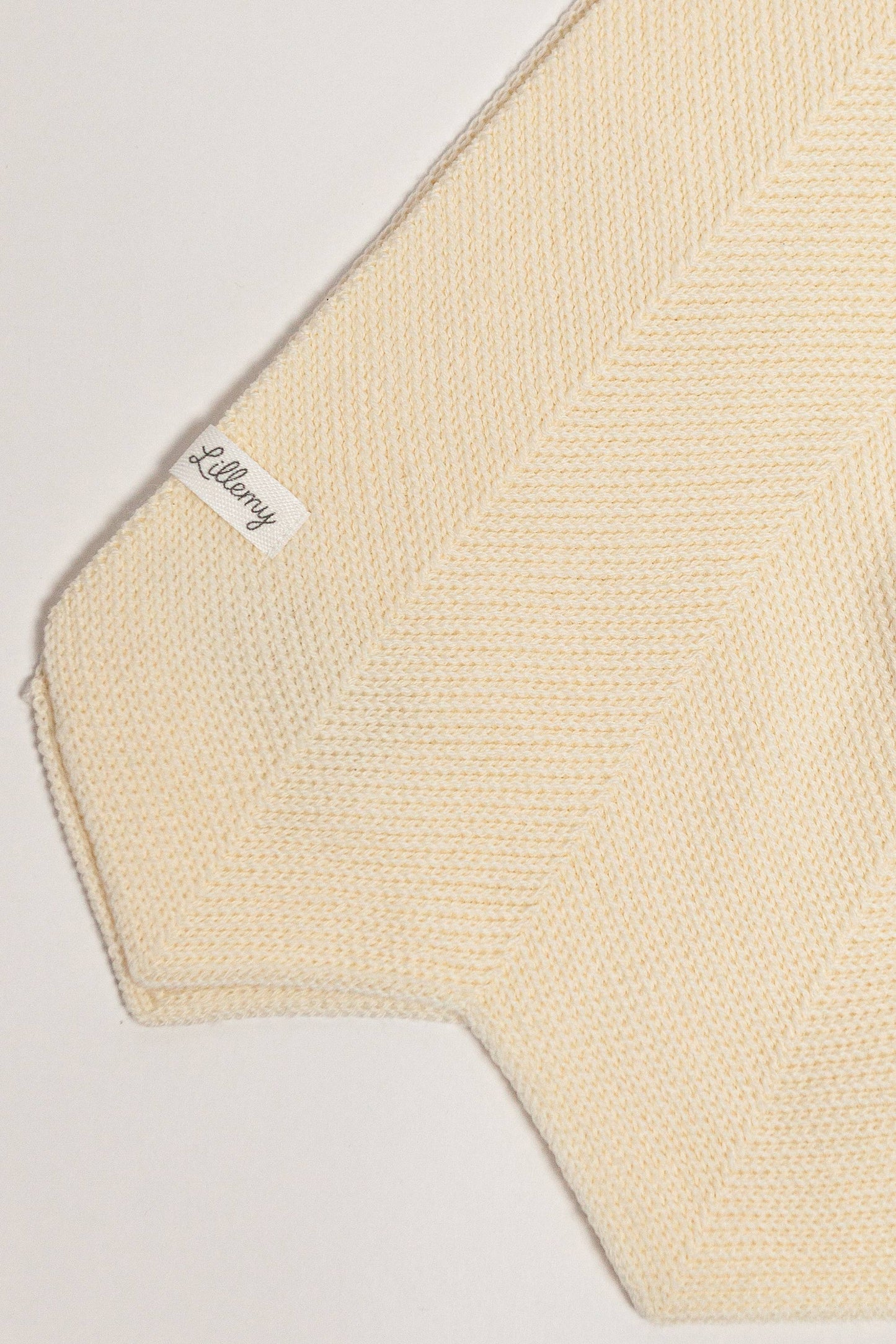 cream merino wool chevron blanket flat lay – Mulesing-Free, made in EU