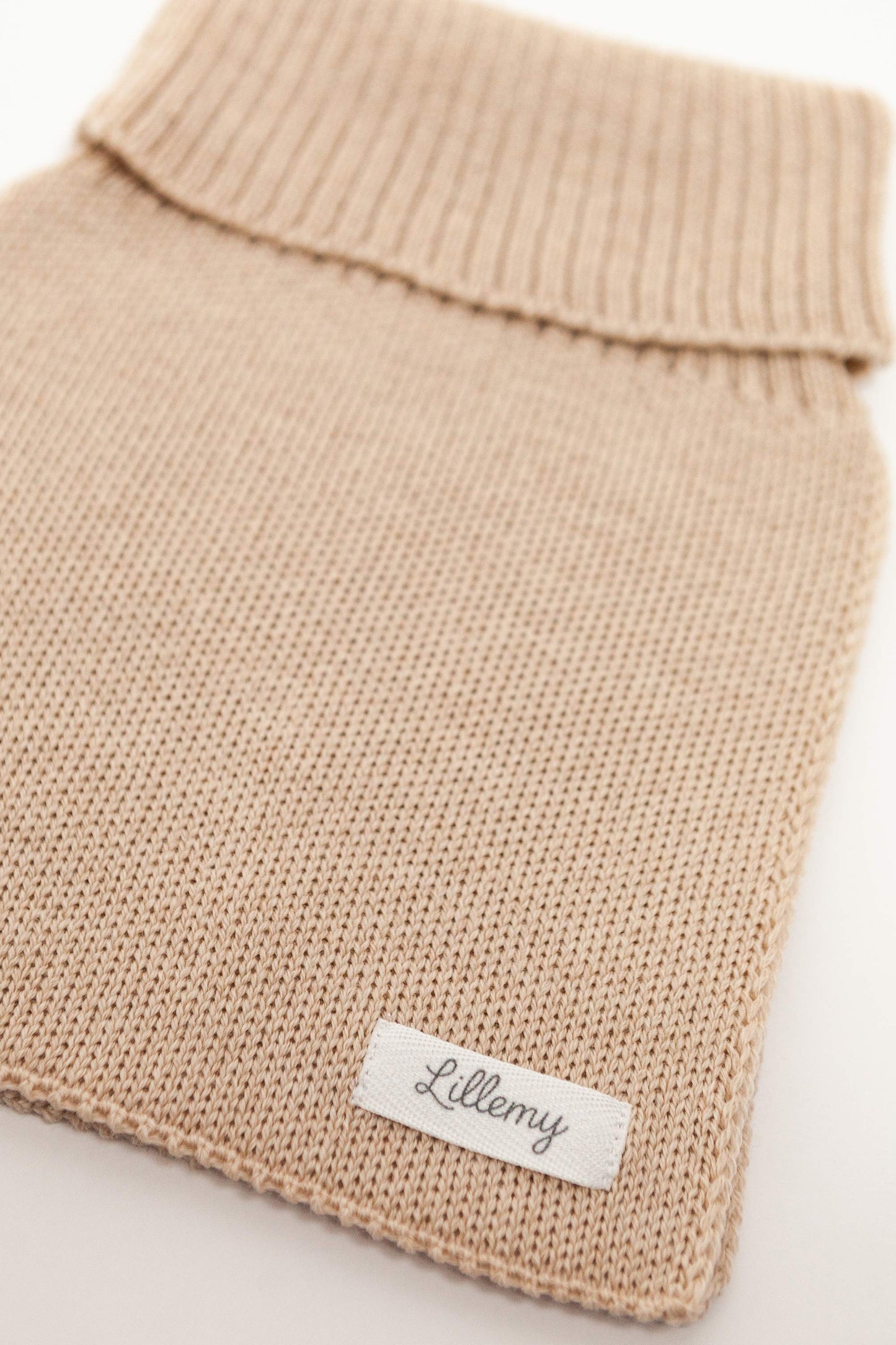 beige merino wool neck warmer detail – fine knit turtleneck, Italian merino