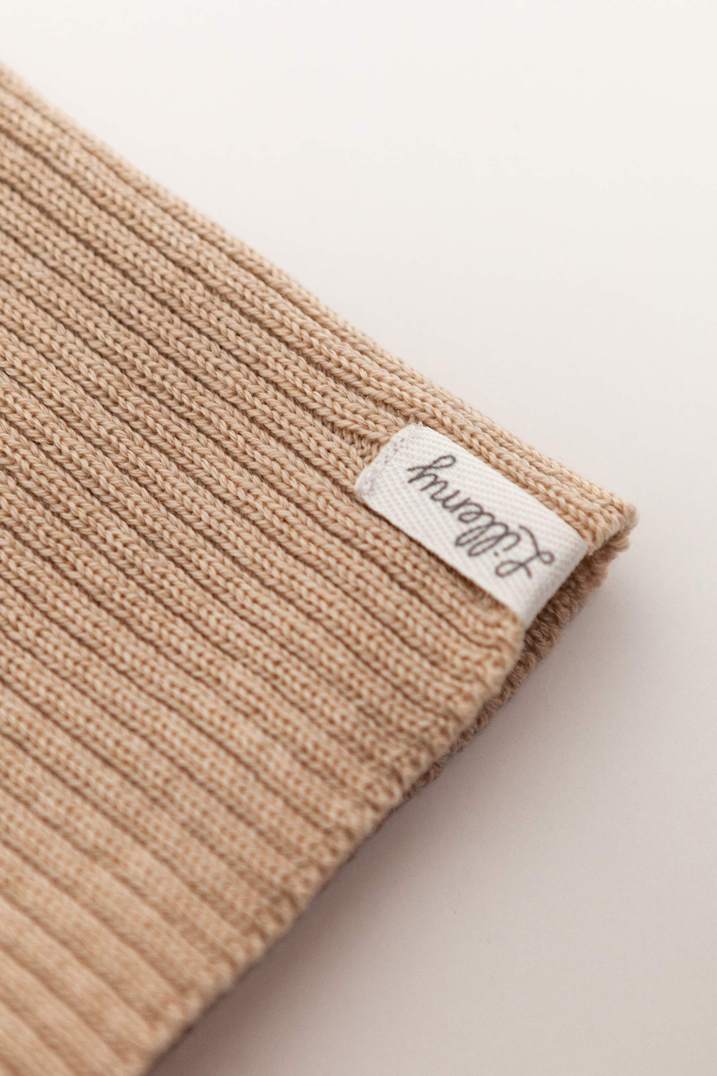 beige merino wool tube scarf detail – fine knit, soft Italian merino