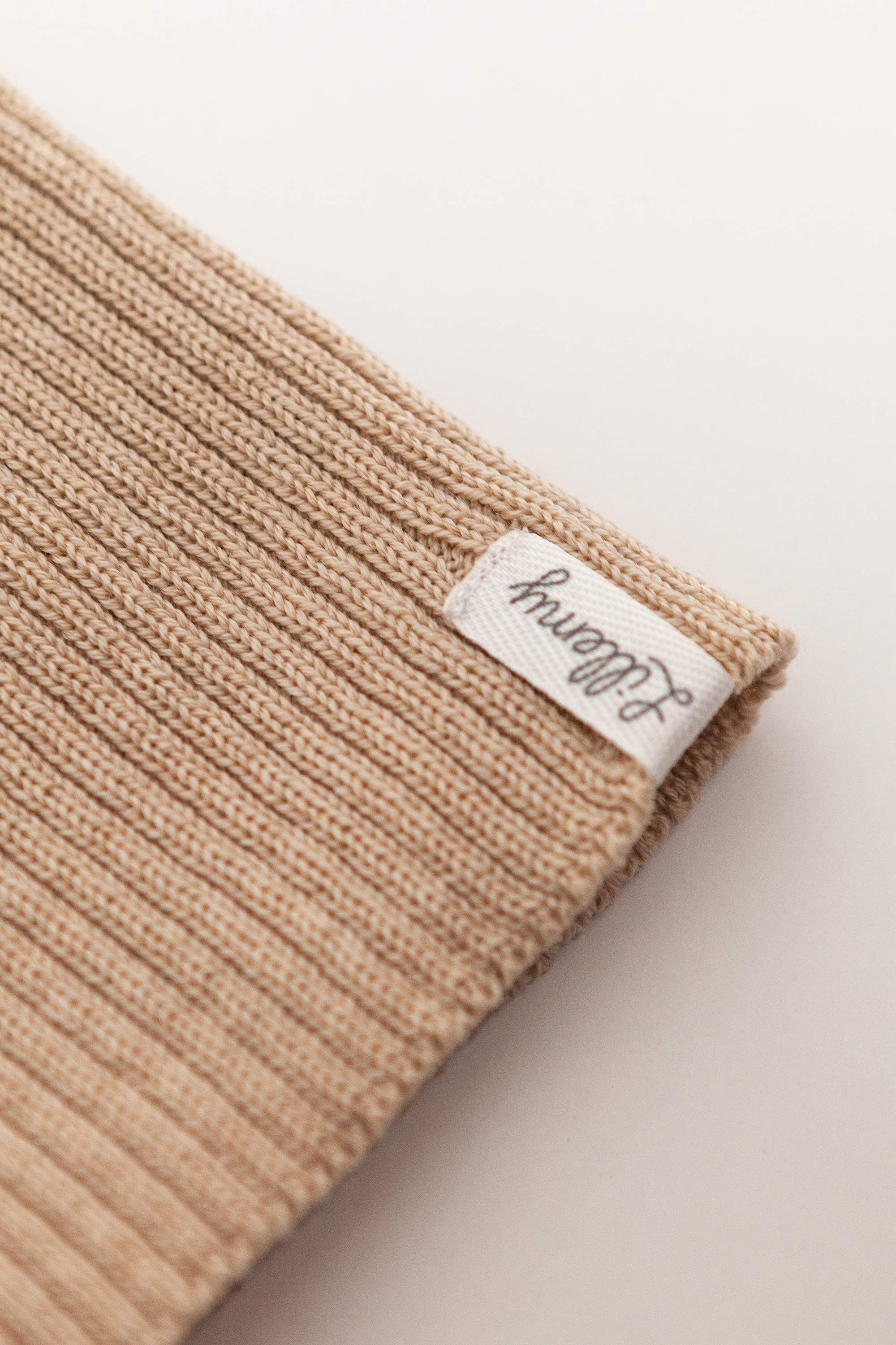 beige merino wool tube scarf detail – fine knit, soft Italian merino