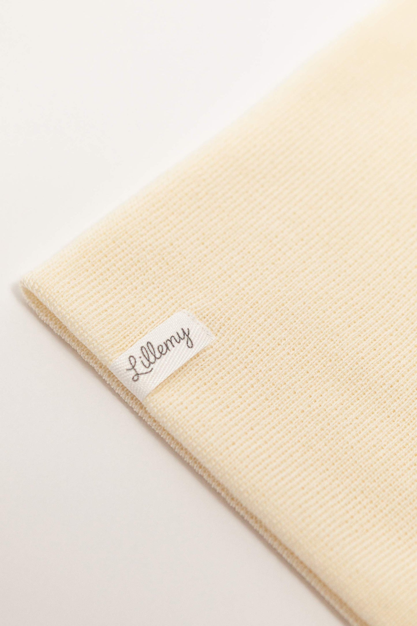cream merino wool kids snood detail – fine knit, itch-free against skin