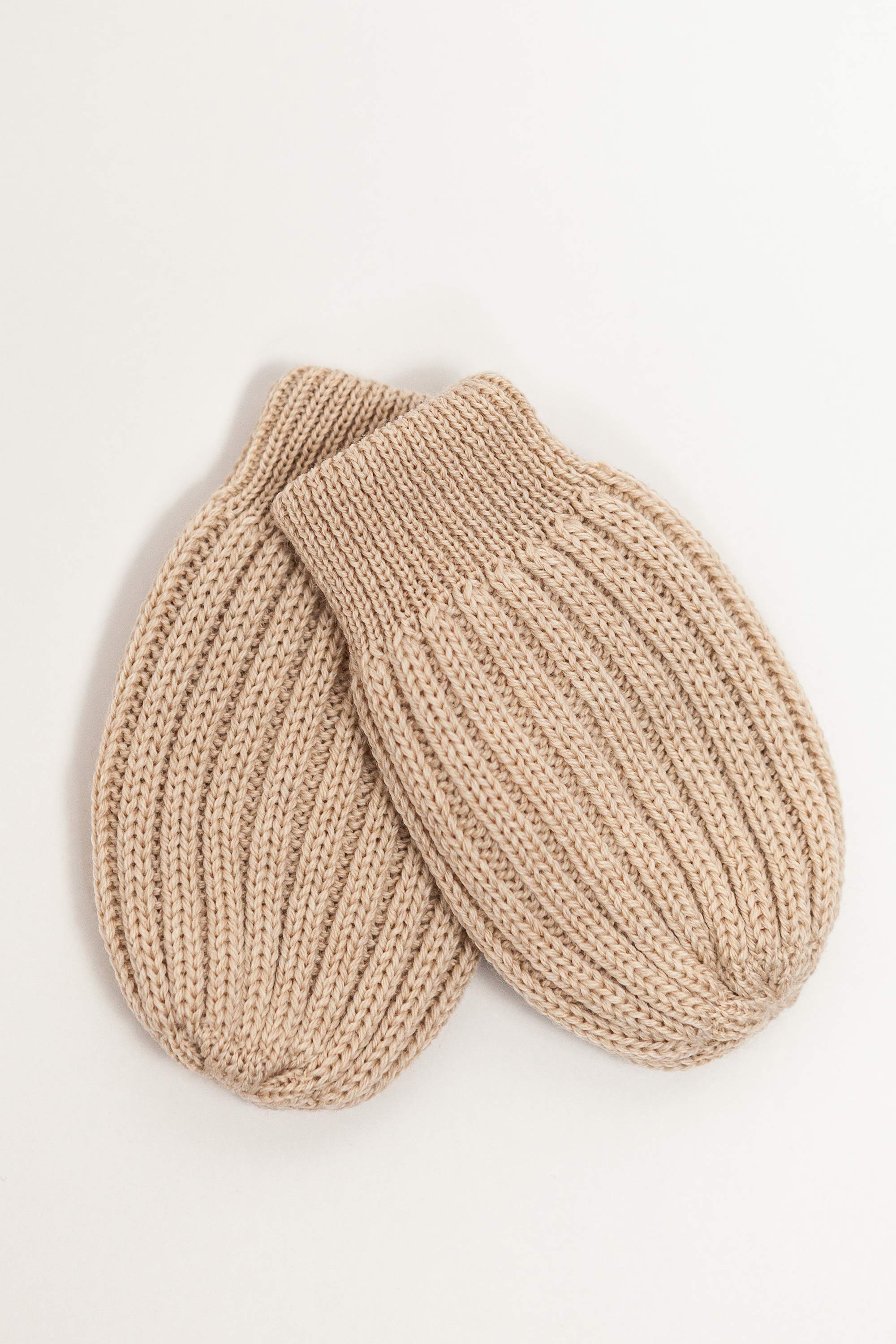 Beige merino wool baby mittens – fine Italian merino, soft on tiny hands