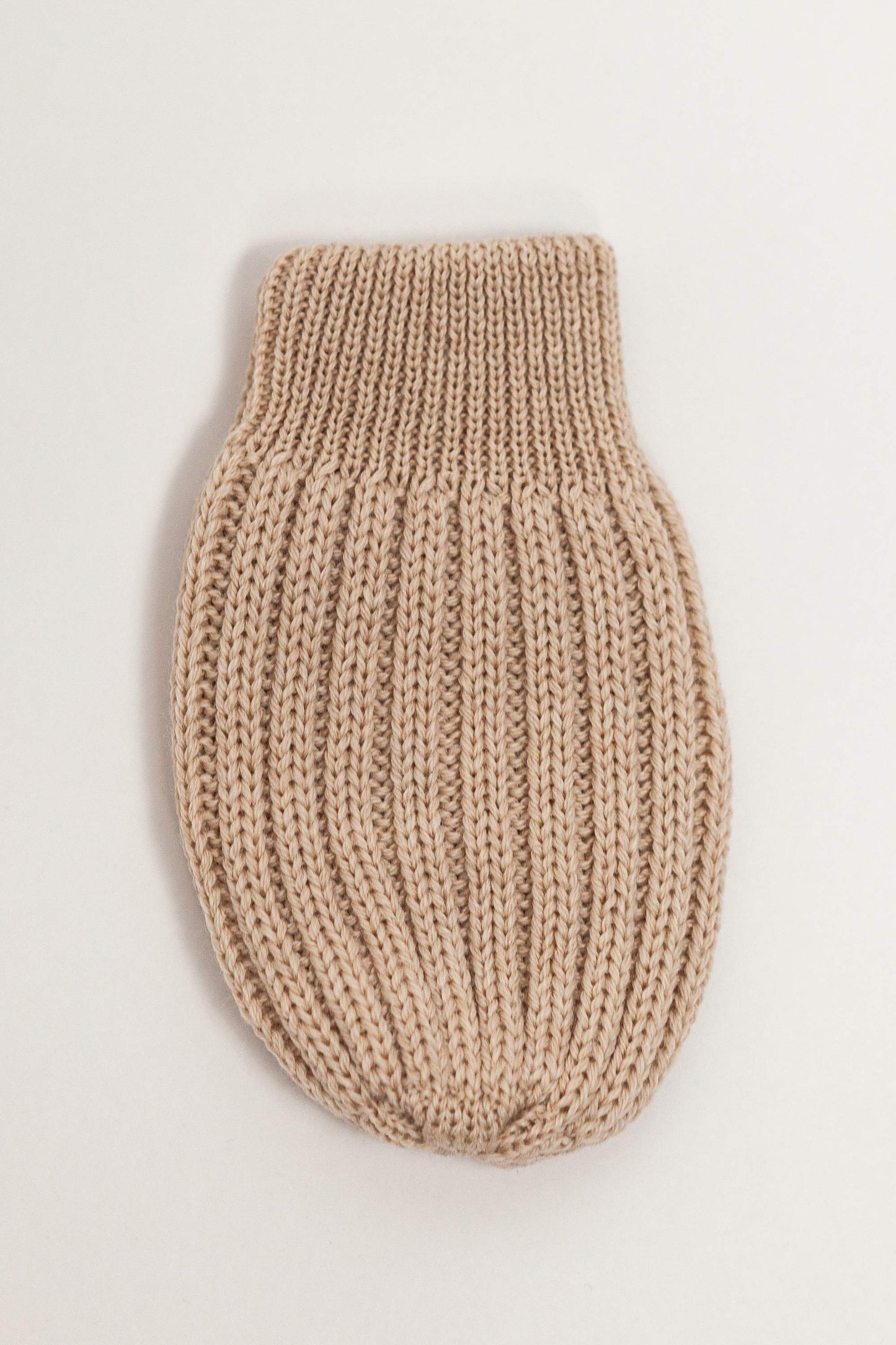 beige merino wool baby mittens detail – itch-free fine Italian merino