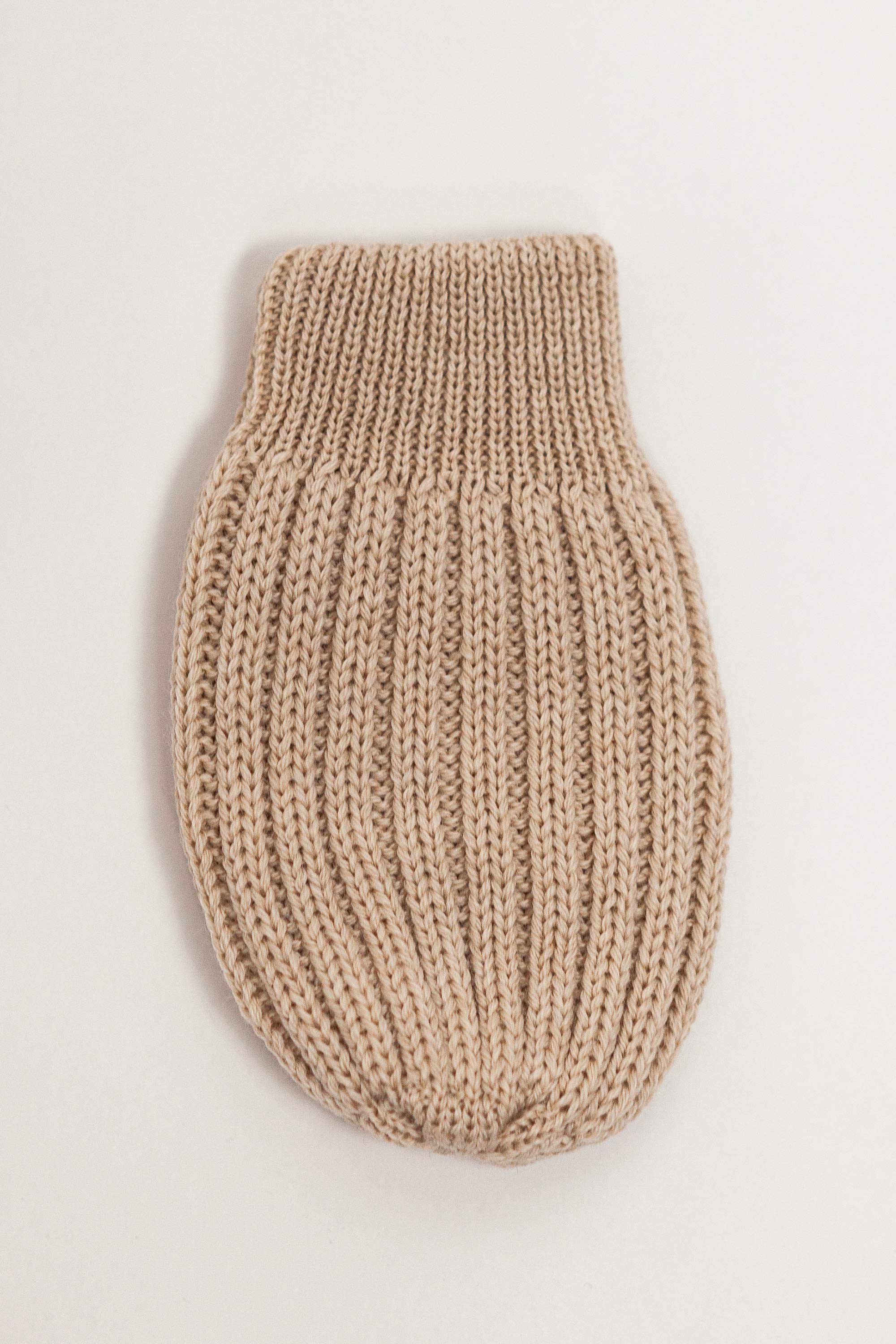beige merino wool baby mittens detail – itch-free fine Italian merino