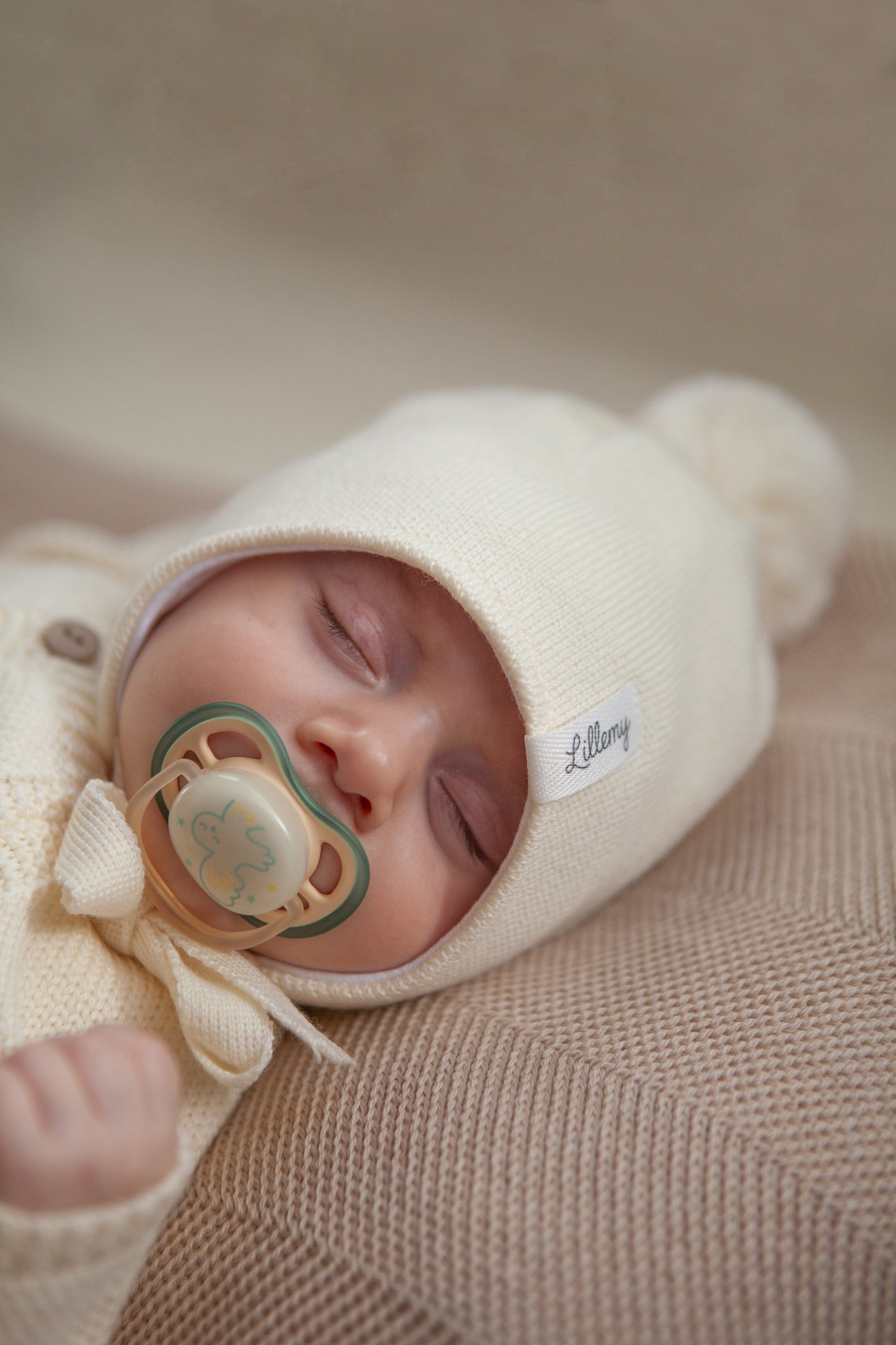 Cream Merino Wool Hat With Pom Pom